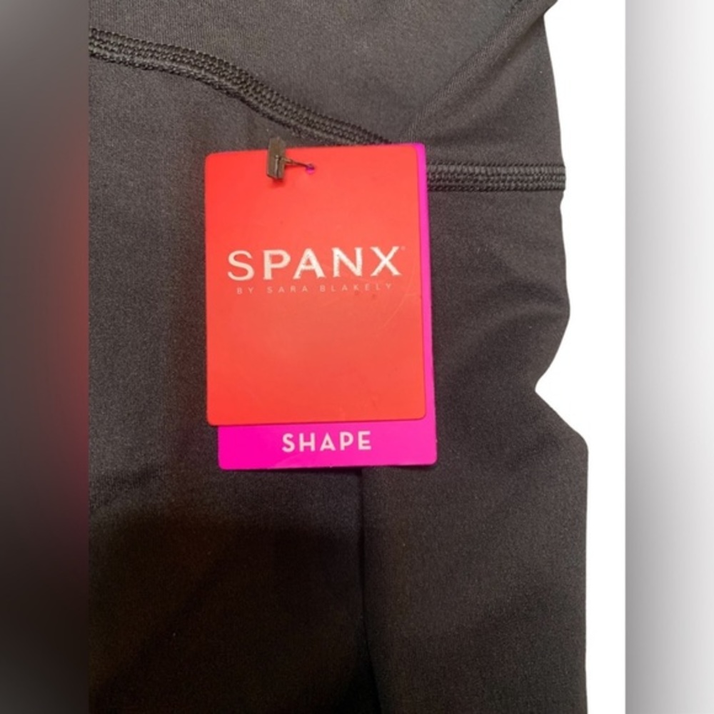Spanx Booty Boost Active Cropped Leggings Small NWT
